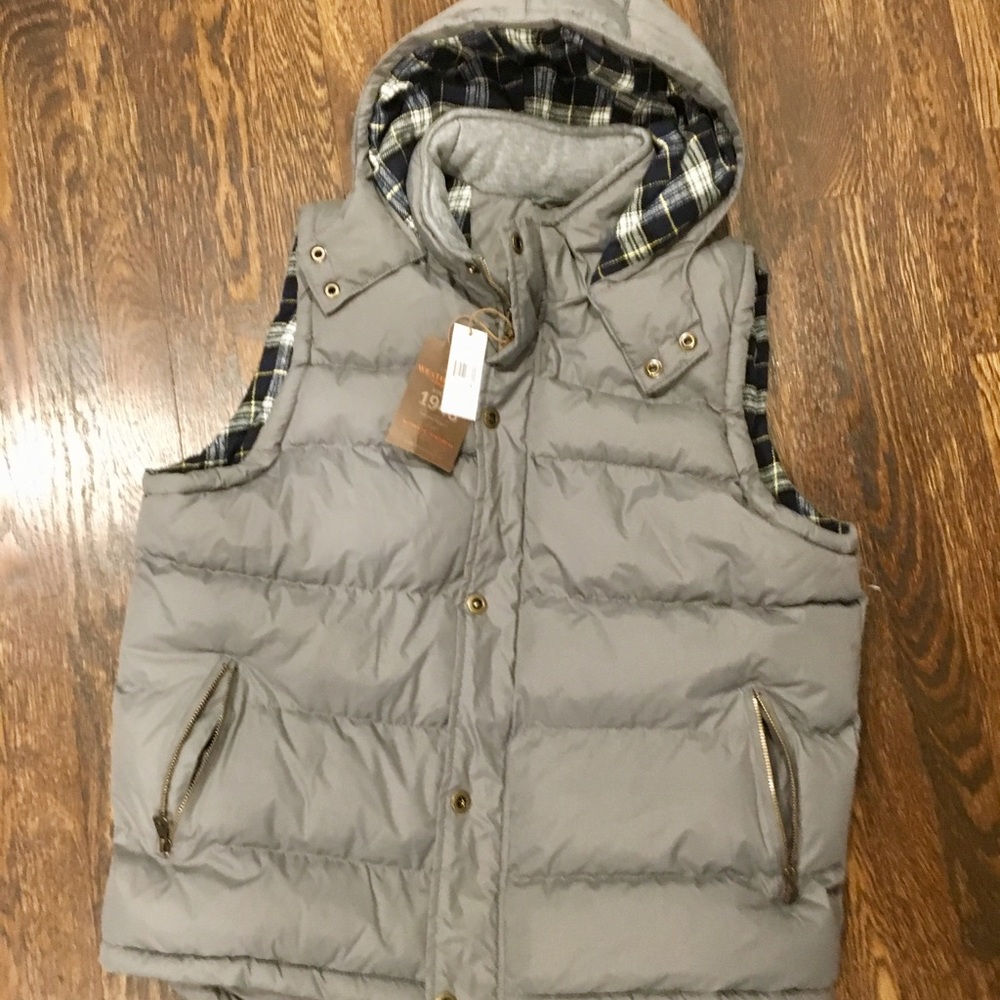 Men’s Vintage 1948 brand Puffer Vest XL $32.00